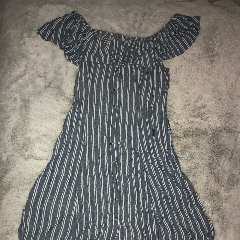 American Eagle off the shoulder dress